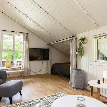 8 Person In Hojslev-by Traum Højslev