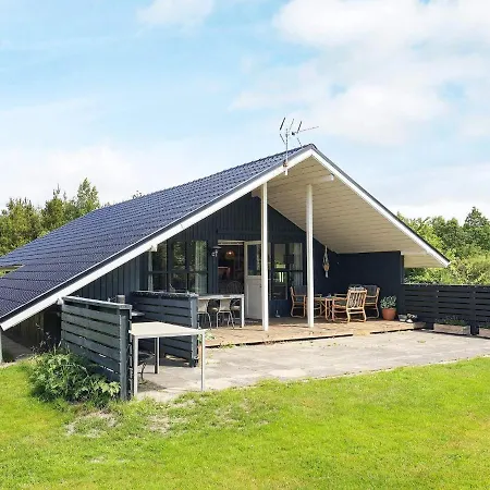 Holiday home Xxi Hojslev