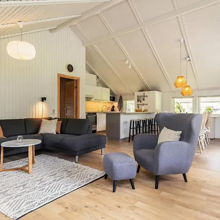 8 Person In Hojslev-by Traum Højslev