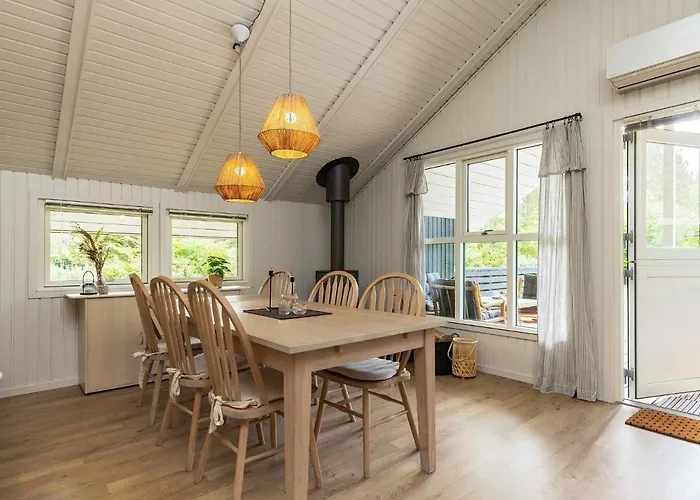 度假居 8 Person In Hojslev-by Traum