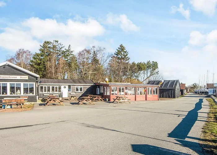 8 Person In Hojslev-by Traum *